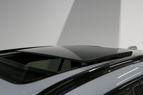 BMW X5 xDrive50e / Orig. Nederlands / Maxton Design Bodykit V.2 / Skylounge Panoramadak / Stoelkoeling & -verwarming / Elektr. verstelbare voorstoelen + memory / Carbon Interieurdelen / Harman Kardon Surround Sound / Ambienteverlichting / Softclose / HUD BMW Pro