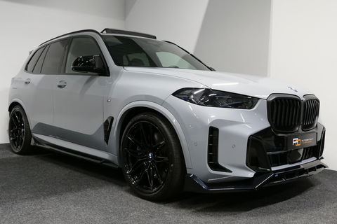 BMW X5 xDrive50e / Orig. Nederlands / Maxton Design Bodykit V.2 / Skylounge Panoramadak / Stoelkoeling & -verwarming / Elektr. verstelbare voorstoelen + memory / Carbon Interieurdelen / Harman Kardon Surround Sound / Ambienteverlichting / Softclose / HUD BMW Pro