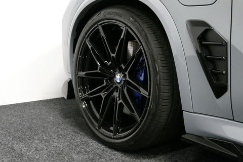 BMW X5 xDrive50e / Orig. Nederlands / Maxton Design Bodykit V.2 / Skylounge Panoramadak / Stoelkoeling & -verwarming / Elektr. verstelbare voorstoelen + memory / Carbon Interieurdelen / Harman Kardon Surround Sound / Ambienteverlichting / Softclose / HUD BMW Pro