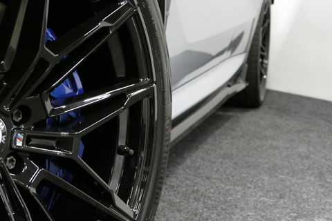 BMW X5 xDrive50e / Orig. Nederlands / Maxton Design Bodykit V.2 / Skylounge Panoramadak / Stoelkoeling & -verwarming / Elektr. verstelbare voorstoelen + memory / Carbon Interieurdelen / Harman Kardon Surround Sound / Ambienteverlichting / Softclose / HUD BMW Pro