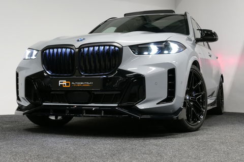 BMW X5 xDrive50e / Orig. Nederlands / Maxton Design Bodykit V.2 / Skylounge Panoramadak / Stoelkoeling & -verwarming / Elektr. verstelbare voorstoelen + memory / Carbon Interieurdelen / Harman Kardon Surround Sound / Ambienteverlichting / Softclose / HUD BMW Pro