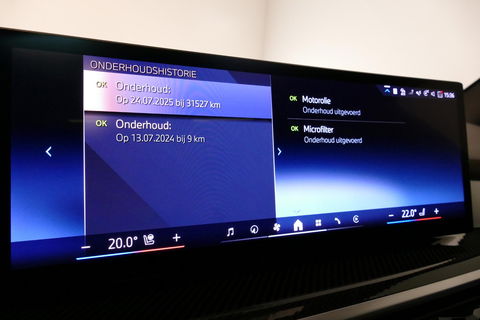 BMW X5 xDrive50e / Orig. Nederlands / Maxton Design Bodykit V.2 / Skylounge Panoramadak / Stoelkoeling & -verwarming / Elektr. verstelbare voorstoelen + memory / Carbon Interieurdelen / Harman Kardon Surround Sound / Ambienteverlichting / Softclose / HUD BMW Pro