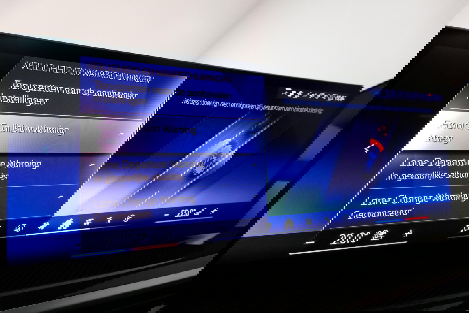 BMW X5 xDrive50e / Orig. Nederlands / Maxton Design Bodykit V.2 / Skylounge Panoramadak / Stoelkoeling & -verwarming / Elektr. verstelbare voorstoelen + memory / Carbon Interieurdelen / Harman Kardon Surround Sound / Ambienteverlichting / Softclose / HUD BMW Pro