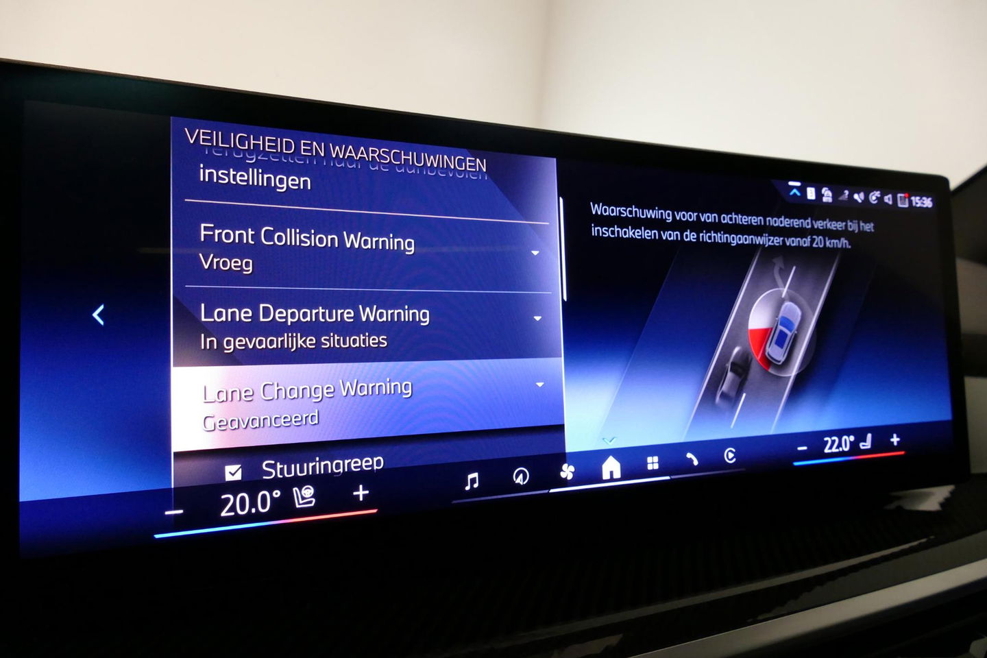 BMW X5 xDrive50e / Orig. Nederlands / Maxton Design Bodykit V.2 / Skylounge Panoramadak / Stoelkoeling & -verwarming / Elektr. verstelbare voorstoelen + memory / Carbon Interieurdelen / Harman Kardon Surround Sound / Ambienteverlichting / Softclose / HUD BMW Pro