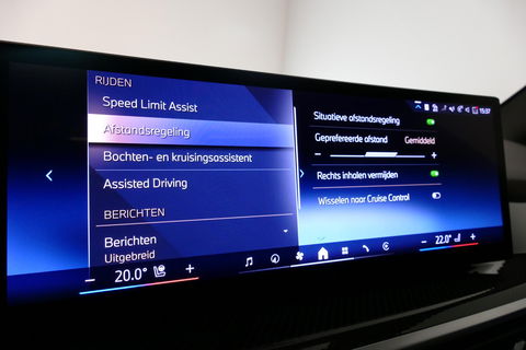 BMW X5 xDrive50e / Orig. Nederlands / Maxton Design Bodykit V.2 / Skylounge Panoramadak / Stoelkoeling & -verwarming / Elektr. verstelbare voorstoelen + memory / Carbon Interieurdelen / Harman Kardon Surround Sound / Ambienteverlichting / Softclose / HUD BMW Pro