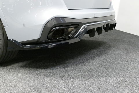 BMW X5 xDrive50e / Orig. Nederlands / Maxton Design Bodykit V.2 / Skylounge Panoramadak / Stoelkoeling & -verwarming / Elektr. verstelbare voorstoelen + memory / Carbon Interieurdelen / Harman Kardon Surround Sound / Ambienteverlichting / Softclose / HUD BMW Pro