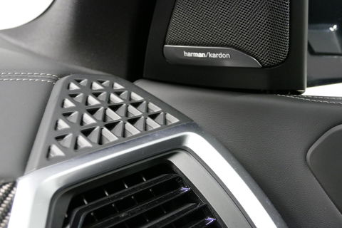 BMW X5 xDrive50e / Orig. Nederlands / Maxton Design Bodykit V.2 / Skylounge Panoramadak / Stoelkoeling & -verwarming / Elektr. verstelbare voorstoelen + memory / Carbon Interieurdelen / Harman Kardon Surround Sound / Ambienteverlichting / Softclose / HUD BMW Pro