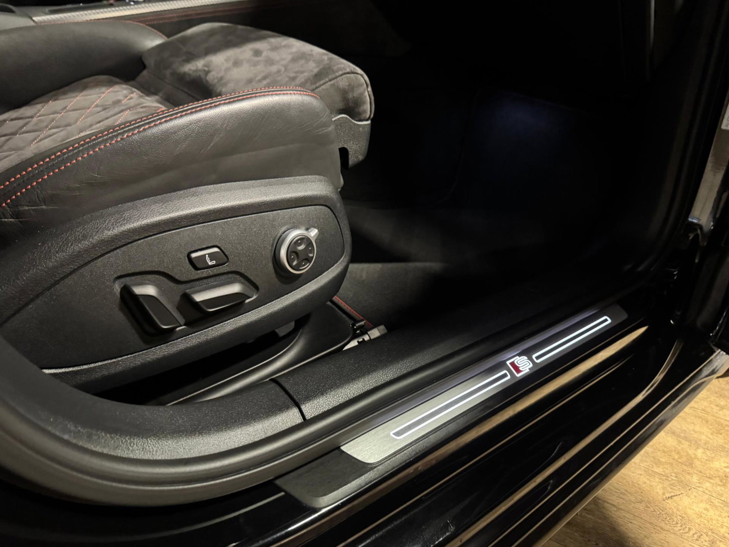 Audi A4 Avant 45 TFSI quattro S edition PANO KEYLESS CAM