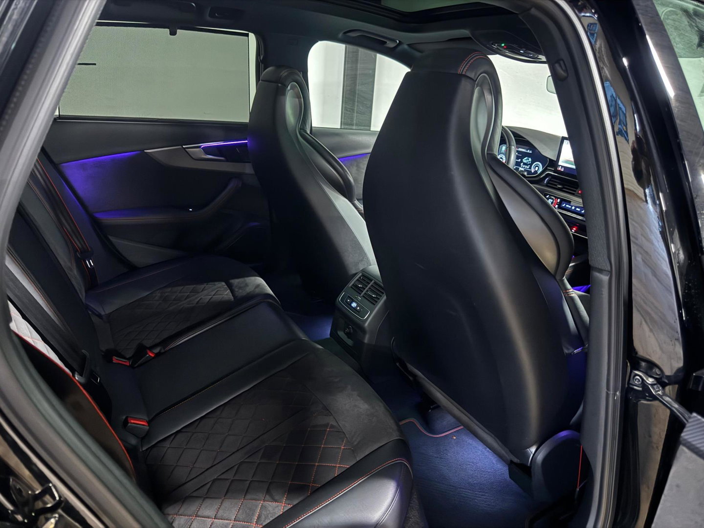 Audi A4 Avant 45 TFSI quattro S edition PANO KEYLESS CAM