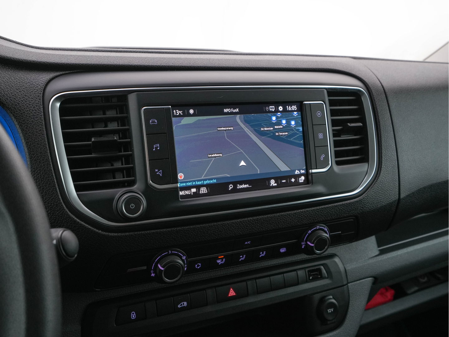 Opel Vivaro-e L2H1 Innovation 50 kWh 3-Pers [ 3-Fase-11kW ] {SOH-93%} Aut. *LEATHER | NAVI-FULLMAP | CAMERA | AIRCO | DAB+ | PDC | CRUISE | CARPLAY*