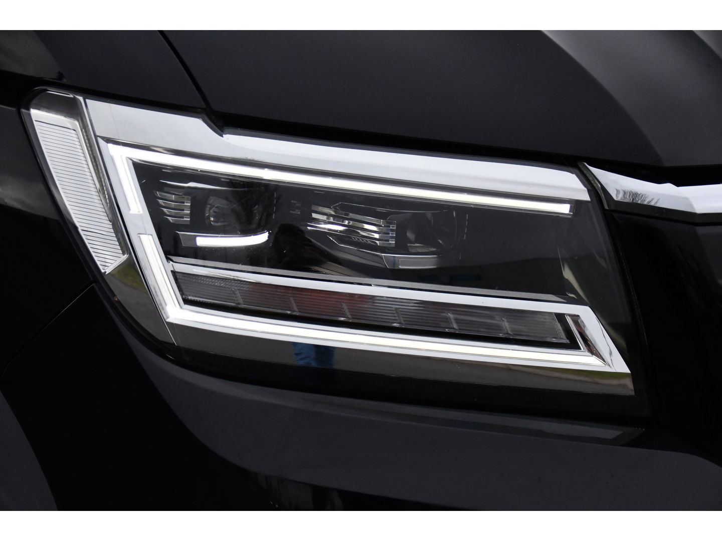 MAN TGE 2.140 2.0 L3H2 Black Edition Camera, Cruise, Carplay, LED, 140pk, Voorruitverwarming, Automaat, Multimedia, Trekhaak, Uniek!