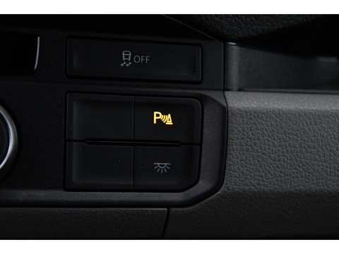 MAN TGE 2.140 2.0 L3H2 Black Edition Camera, Cruise, Carplay, LED, 140pk, Voorruitverwarming, Automaat, Multimedia, Trekhaak, Uniek!