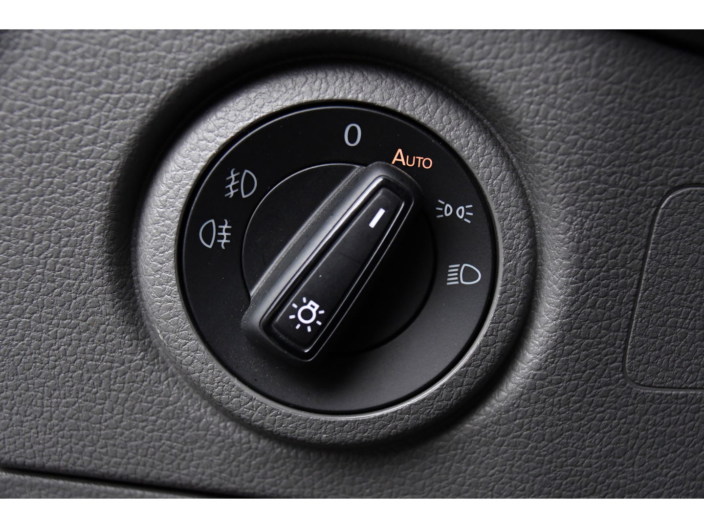 MAN TGE 2.140 2.0 L3H2 Black Edition Camera, Cruise, Carplay, LED, 140pk, Voorruitverwarming, Automaat, Multimedia, Trekhaak, Uniek!