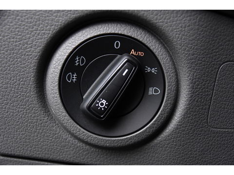 MAN TGE 2.140 2.0 L3H2 Black Edition Camera, Cruise, Carplay, LED, 140pk, Voorruitverwarming, Automaat, Multimedia, Trekhaak, Uniek!