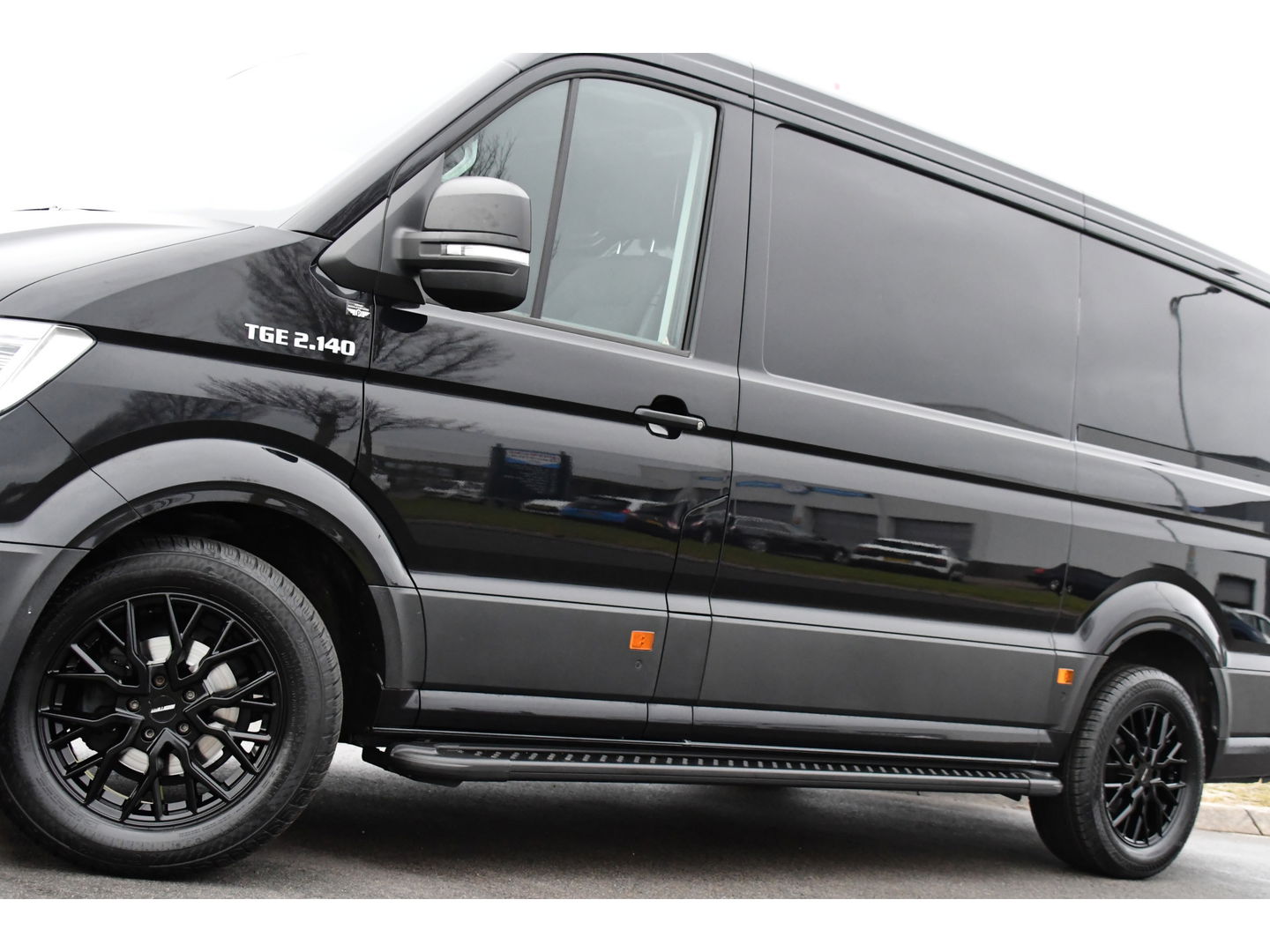 MAN TGE 2.140 2.0 L3H2 Black Edition Camera, Cruise, Carplay, LED, 140pk, Voorruitverwarming, Automaat, Multimedia, Trekhaak, Uniek!