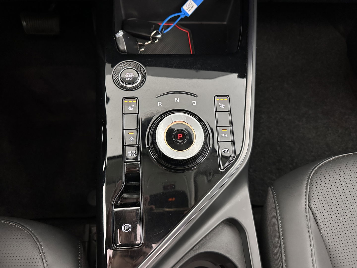 Kia Niro 1.6 GDi Hybrid Dynamic Plus Line HEV (INCL-BTW) Aut. *PANO | LEATHER | DIGI-COCKPIT | NAVI-FULLMAP | DAB | ADAPTIVE-CRUISE | CAMERA | HEATED-COMFORTSEATS | KEYLESS | PRIVACYGLASS | SHIFTPADDLES | CARPLAY |  HEAD-UP | ...