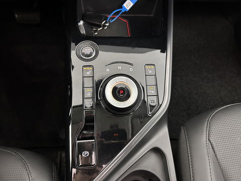 Kia Niro 1.6 GDi Hybrid Dynamic Plus Line HEV (INCL-BTW) Aut. *PANO | LEATHER | DIGI-COCKPIT | NAVI-FULLMAP | DAB | ADAPTIVE-CRUISE | CAMERA | HEATED-COMFORTSEATS | KEYLESS | PRIVACYGLASS | SHIFTPADDLES | CARPLAY |  HEAD-UP | ...