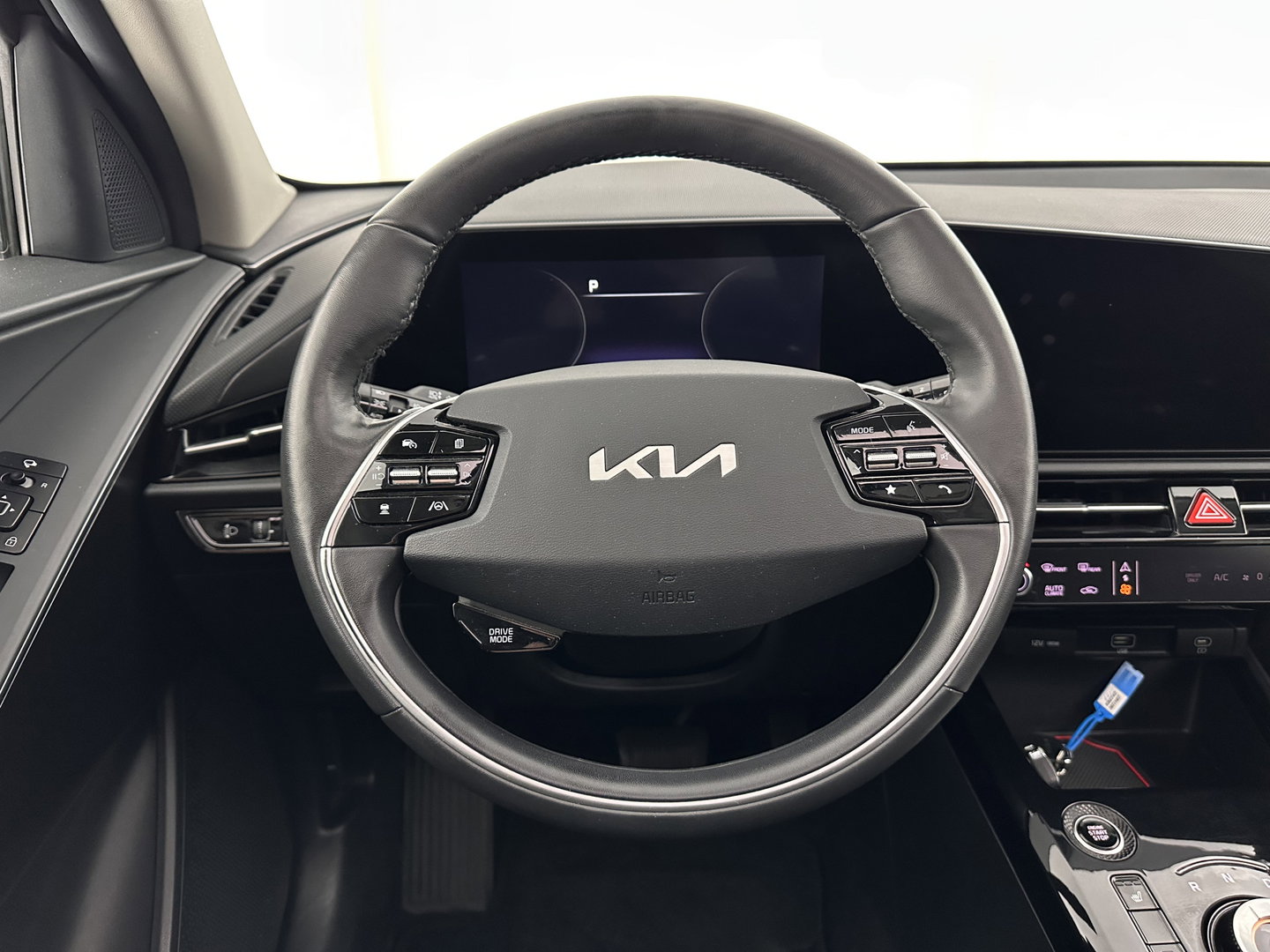 Kia Niro 1.6 GDi Hybrid Dynamic Plus Line HEV (INCL-BTW) Aut. *PANO | LEATHER | DIGI-COCKPIT | NAVI-FULLMAP | DAB | ADAPTIVE-CRUISE | CAMERA | HEATED-COMFORTSEATS | KEYLESS | PRIVACYGLASS | SHIFTPADDLES | CARPLAY |  HEAD-UP | ...