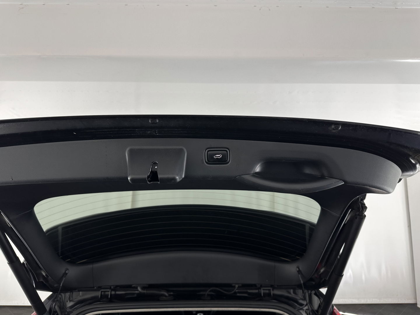 Kia Niro 1.6 GDi Hybrid Dynamic Plus Line HEV (INCL-BTW) Aut. *PANO | LEATHER | DIGI-COCKPIT | NAVI-FULLMAP | DAB | ADAPTIVE-CRUISE | CAMERA | HEATED-COMFORTSEATS | KEYLESS | PRIVACYGLASS | SHIFTPADDLES | CARPLAY |  HEAD-UP | ...