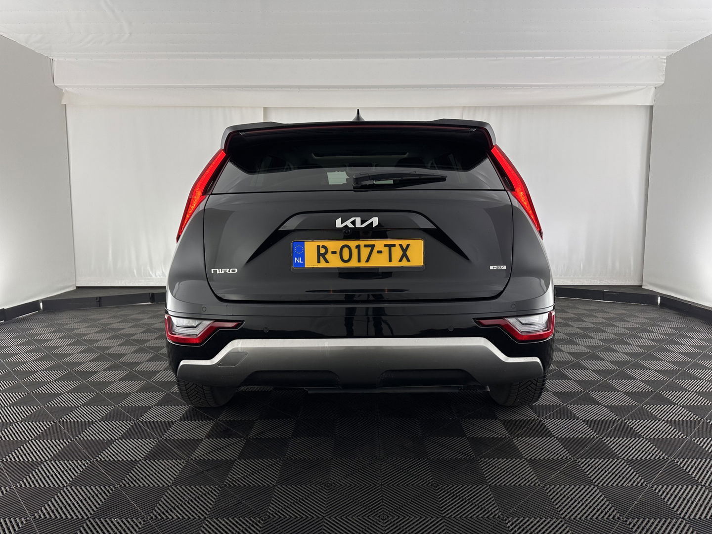 Kia Niro 1.6 GDi Hybrid Dynamic Plus Line HEV (INCL-BTW) Aut. *PANO | LEATHER | DIGI-COCKPIT | NAVI-FULLMAP | DAB | ADAPTIVE-CRUISE | CAMERA | HEATED-COMFORTSEATS | KEYLESS | PRIVACYGLASS | SHIFTPADDLES | CARPLAY |  HEAD-UP | ...