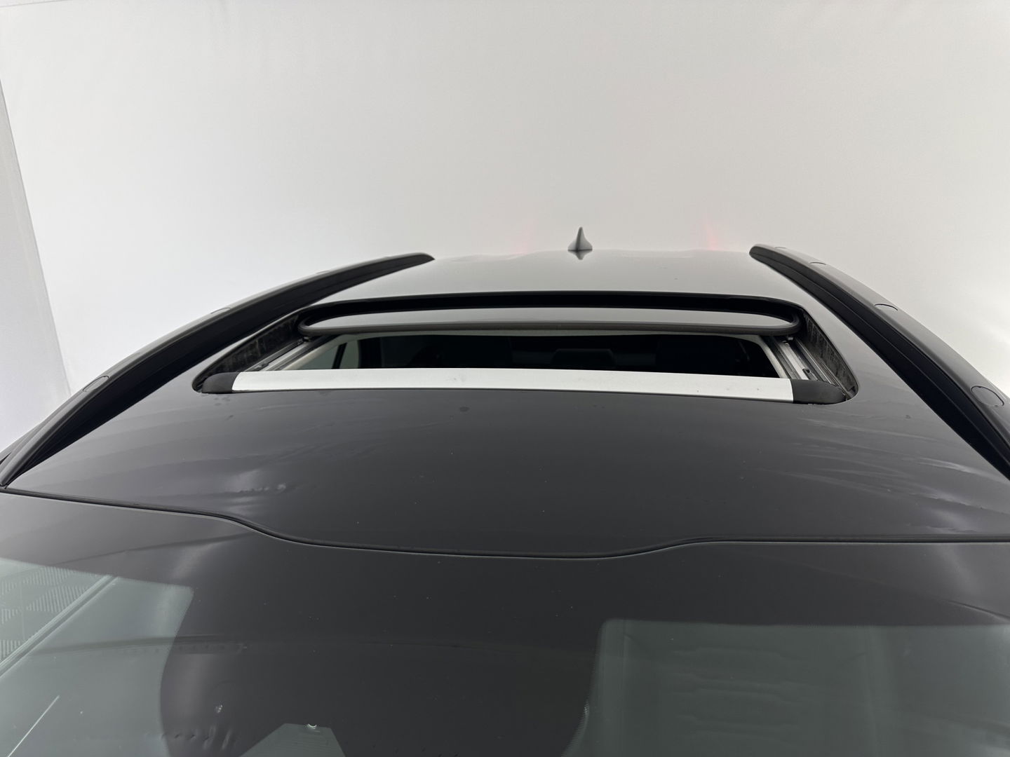 Kia Niro 1.6 GDi Hybrid Dynamic Plus Line HEV (INCL-BTW) Aut. *PANO | LEATHER | DIGI-COCKPIT | NAVI-FULLMAP | DAB | ADAPTIVE-CRUISE | CAMERA | HEATED-COMFORTSEATS | KEYLESS | PRIVACYGLASS | SHIFTPADDLES | CARPLAY |  HEAD-UP | ...