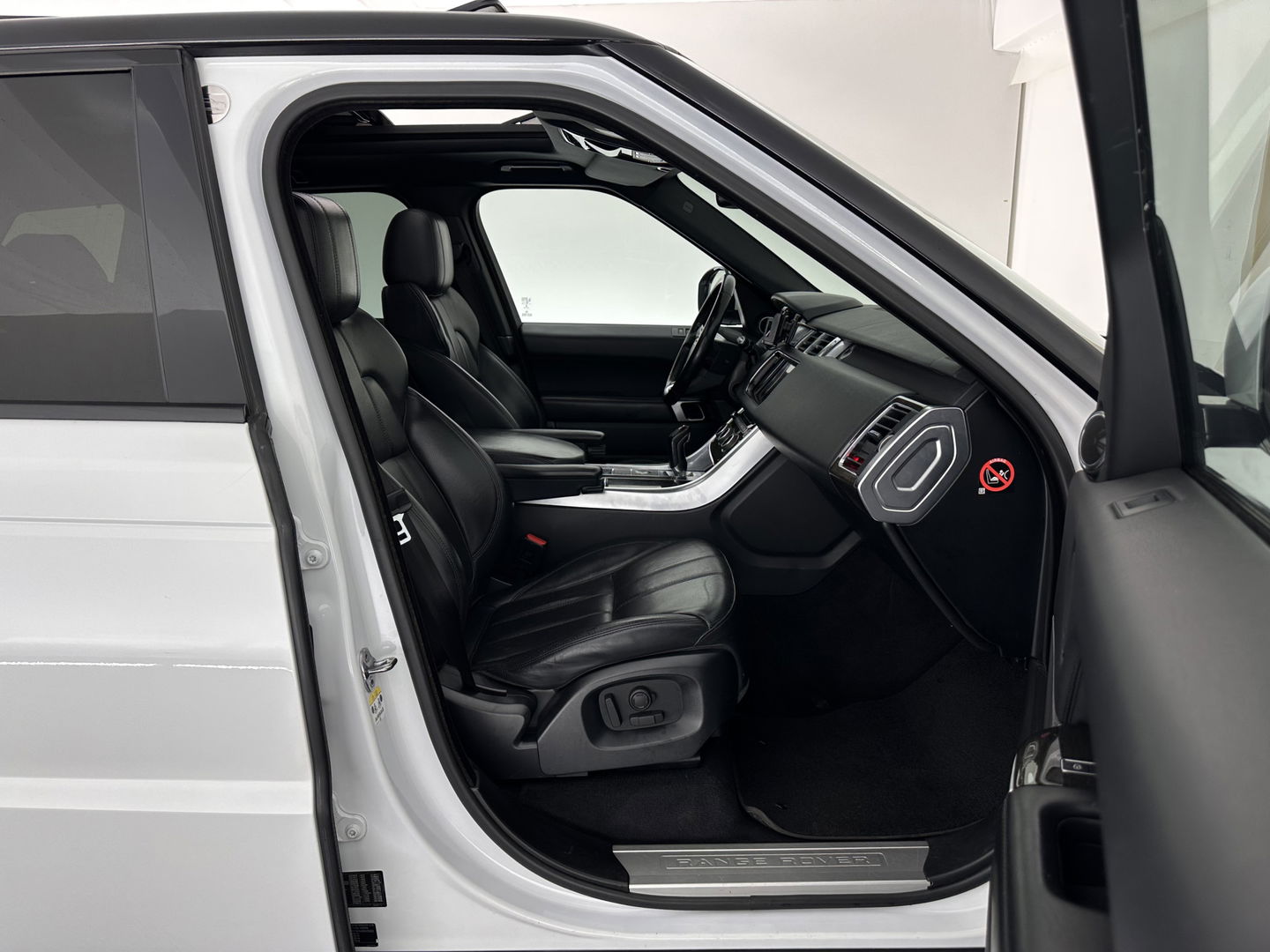 Land Rover Range Rover Sport 3.0 TDV6 HSE Dynamic Aut. *PANO | DIGI-COCKPIT | LEATHER | XENON | NAVI-FULLMAP | CAMERA | AIRSUSPENSION | ECC | PDC | HEATED-SPORTSEATS | MERIDIAN-SOUND | SHIFTPADDLES | PRIVACYGLASS | CRUISE | 21''ALU*