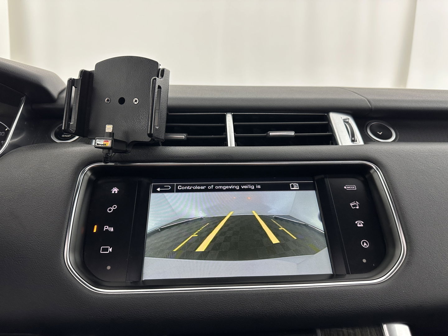 Land Rover Range Rover Sport 3.0 TDV6 HSE Dynamic Aut. *PANO | DIGI-COCKPIT | LEATHER | XENON | NAVI-FULLMAP | CAMERA | AIRSUSPENSION | ECC | PDC | HEATED-SPORTSEATS | MERIDIAN-SOUND | SHIFTPADDLES | PRIVACYGLASS | CRUISE | 21''ALU*