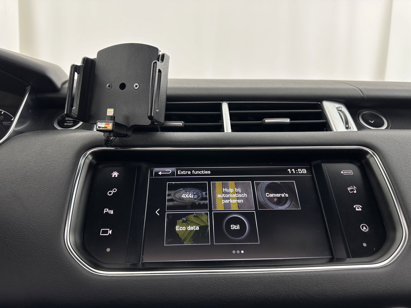 Land Rover Range Rover Sport 3.0 TDV6 HSE Dynamic Aut. *PANO | DIGI-COCKPIT | LEATHER | XENON | NAVI-FULLMAP | CAMERA | AIRSUSPENSION | ECC | PDC | HEATED-SPORTSEATS | MERIDIAN-SOUND | SHIFTPADDLES | PRIVACYGLASS | CRUISE | 21''ALU*