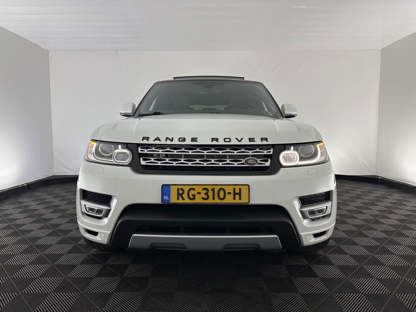 Land Rover Range Rover Sport 3.0 TDV6 HSE Dynamic Aut. *PANO | DIGI-COCKPIT | LEATHER | XENON | NAVI-FULLMAP | CAMERA | AIRSUSPENSION | ECC | PDC | HEATED-SPORTSEATS | MERIDIAN-SOUND | SHIFTPADDLES | PRIVACYGLASS | CRUISE | 21''ALU*