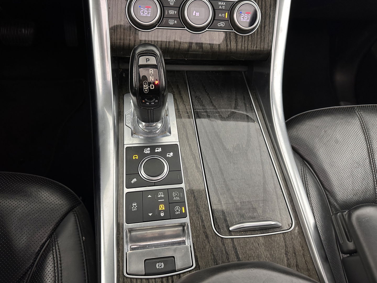 Land Rover Range Rover Sport 3.0 TDV6 HSE Dynamic Aut. *PANO | DIGI-COCKPIT | LEATHER | XENON | NAVI-FULLMAP | CAMERA | AIRSUSPENSION | ECC | PDC | HEATED-SPORTSEATS | MERIDIAN-SOUND | SHIFTPADDLES | PRIVACYGLASS | CRUISE | 21''ALU*