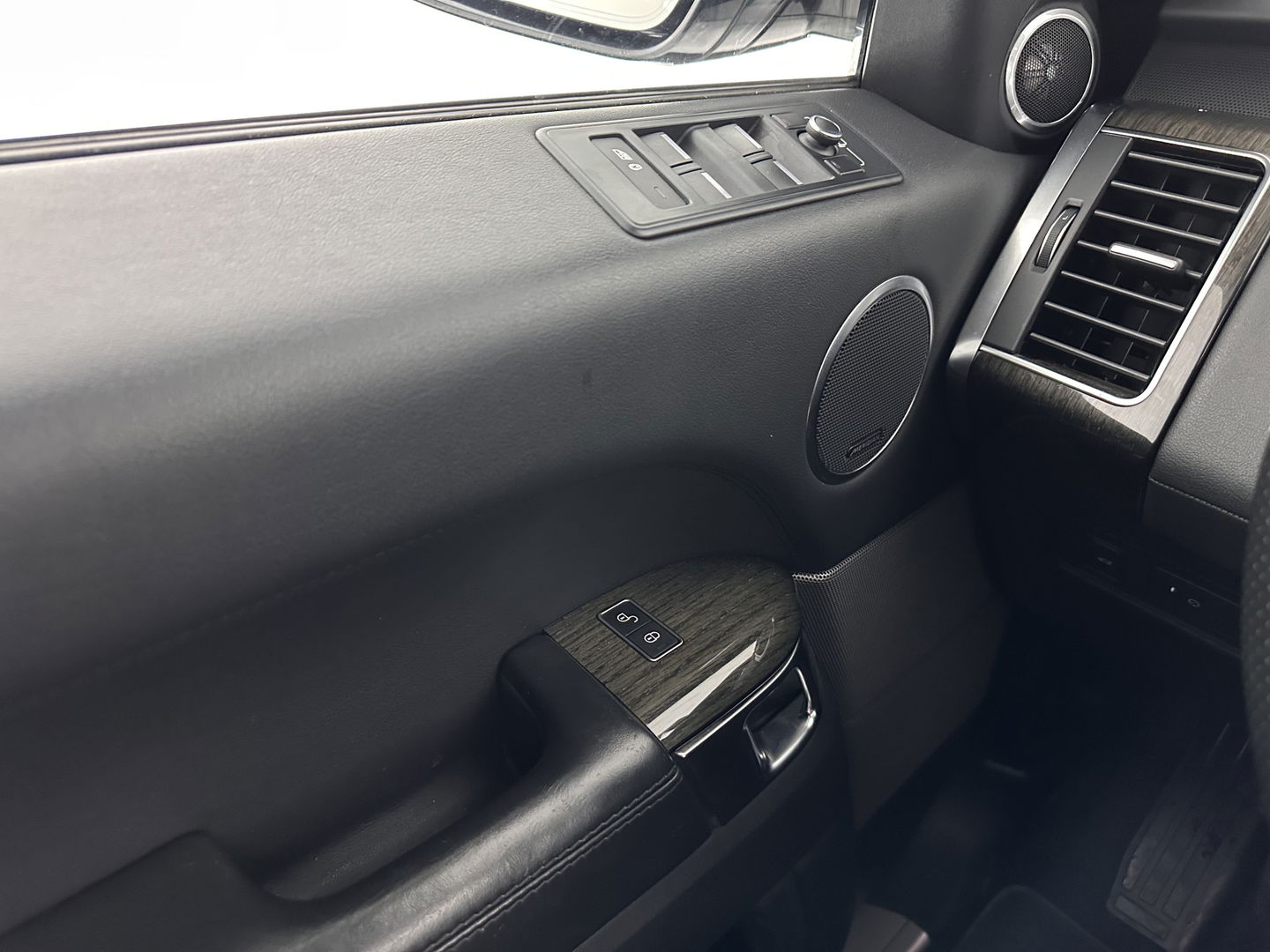 Land Rover Range Rover Sport 3.0 TDV6 HSE Dynamic Aut. *PANO | DIGI-COCKPIT | LEATHER | XENON | NAVI-FULLMAP | CAMERA | AIRSUSPENSION | ECC | PDC | HEATED-SPORTSEATS | MERIDIAN-SOUND | SHIFTPADDLES | PRIVACYGLASS | CRUISE | 21''ALU*