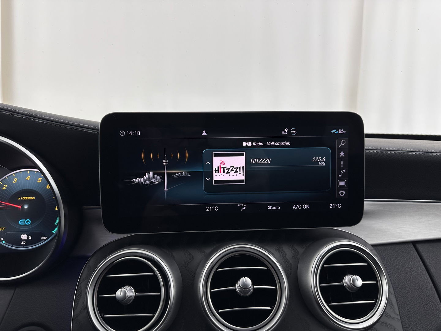 Mercedes-Benz C-Klasse Estate 300 e AMG Limited Business Solution ( Plug-in ) (INCL-BTW) Aut. *LEATHER-ALCANTARA | FULL-LED | NAVI-FULLMAP | TOPVIEW | BLINDSPOT | PREMIUM-AUDIO | DAB | CARPLAY | AMBIENTLIGHT | DIGI-COCKPIT | SPORTSEATS | TOWBAR | 18"ALU*