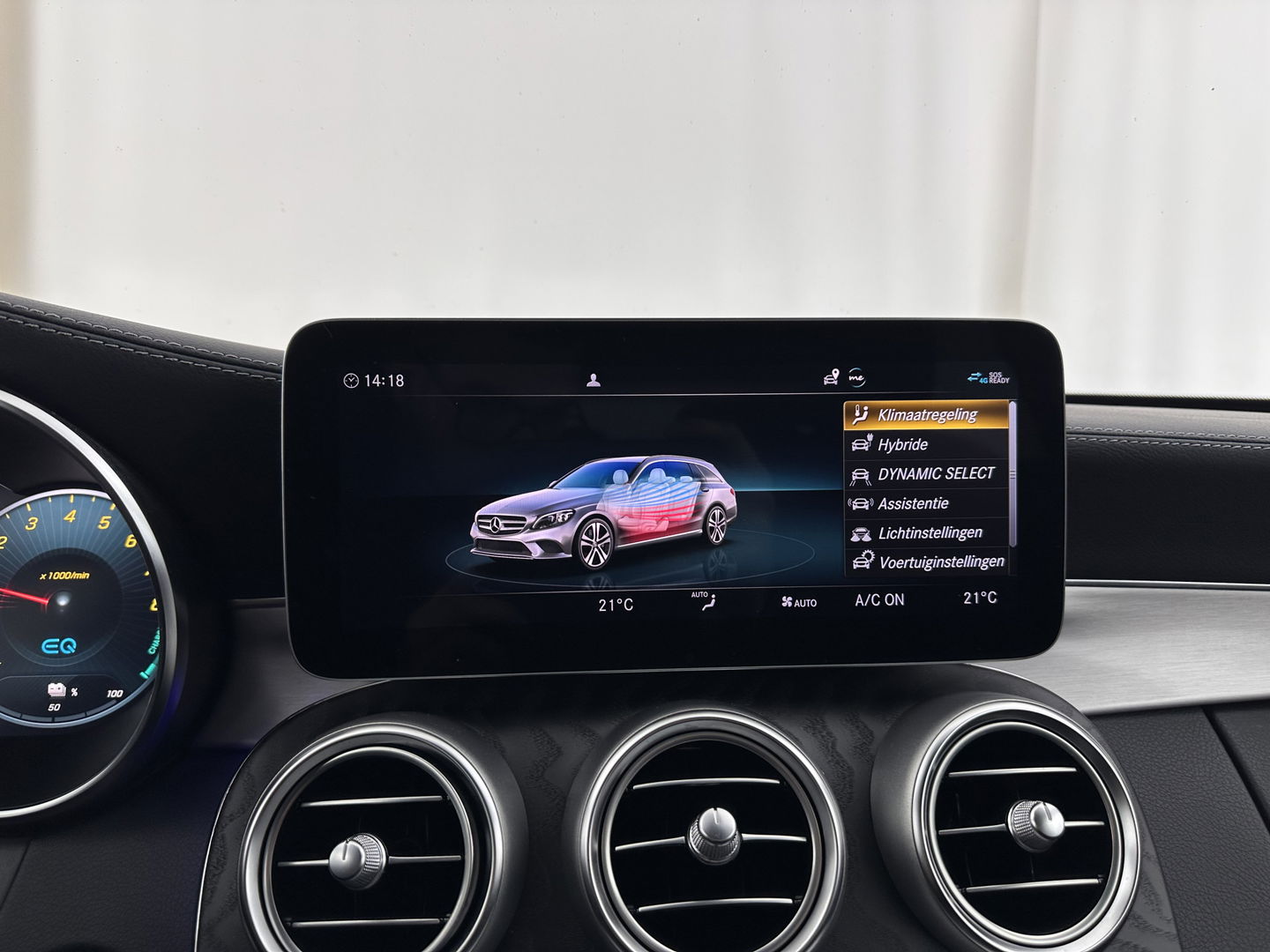 Mercedes-Benz C-Klasse Estate 300 e AMG Limited Business Solution ( Plug-in ) (INCL-BTW) Aut. *LEATHER-ALCANTARA | FULL-LED | NAVI-FULLMAP | TOPVIEW | BLINDSPOT | PREMIUM-AUDIO | DAB | CARPLAY | AMBIENTLIGHT | DIGI-COCKPIT | SPORTSEATS | TOWBAR | 18"ALU*