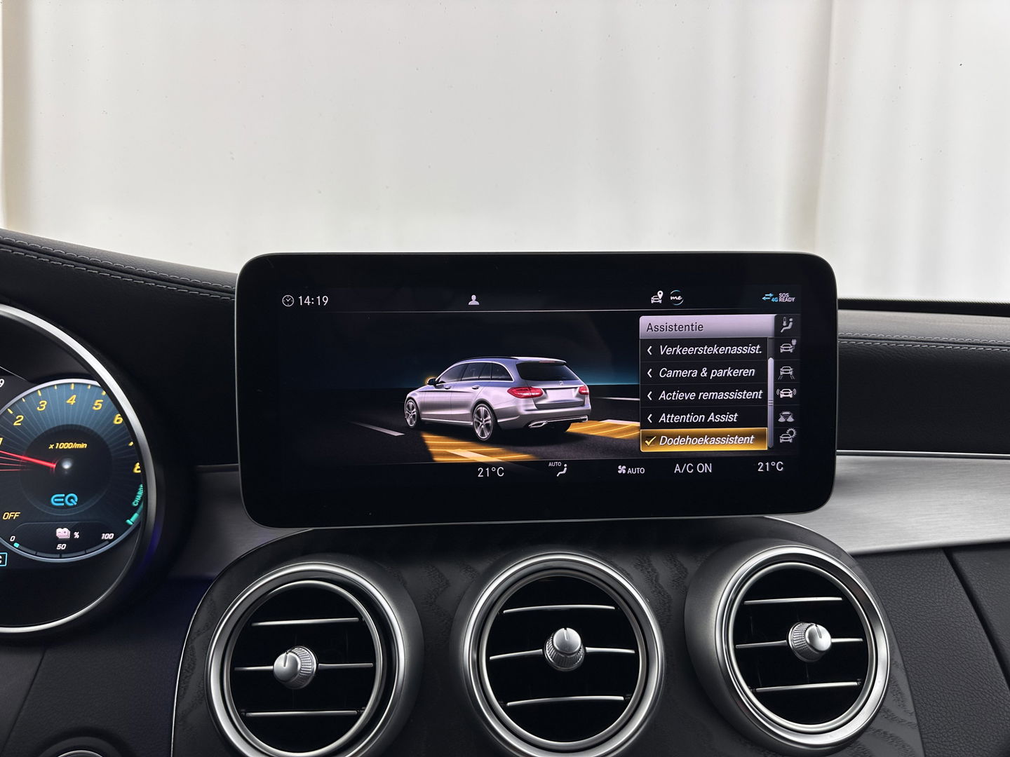 Mercedes-Benz C-Klasse Estate 300 e AMG Limited Business Solution ( Plug-in ) (INCL-BTW) Aut. *LEATHER-ALCANTARA | FULL-LED | NAVI-FULLMAP | TOPVIEW | BLINDSPOT | PREMIUM-AUDIO | DAB | CARPLAY | AMBIENTLIGHT | DIGI-COCKPIT | SPORTSEATS | TOWBAR | 18"ALU*