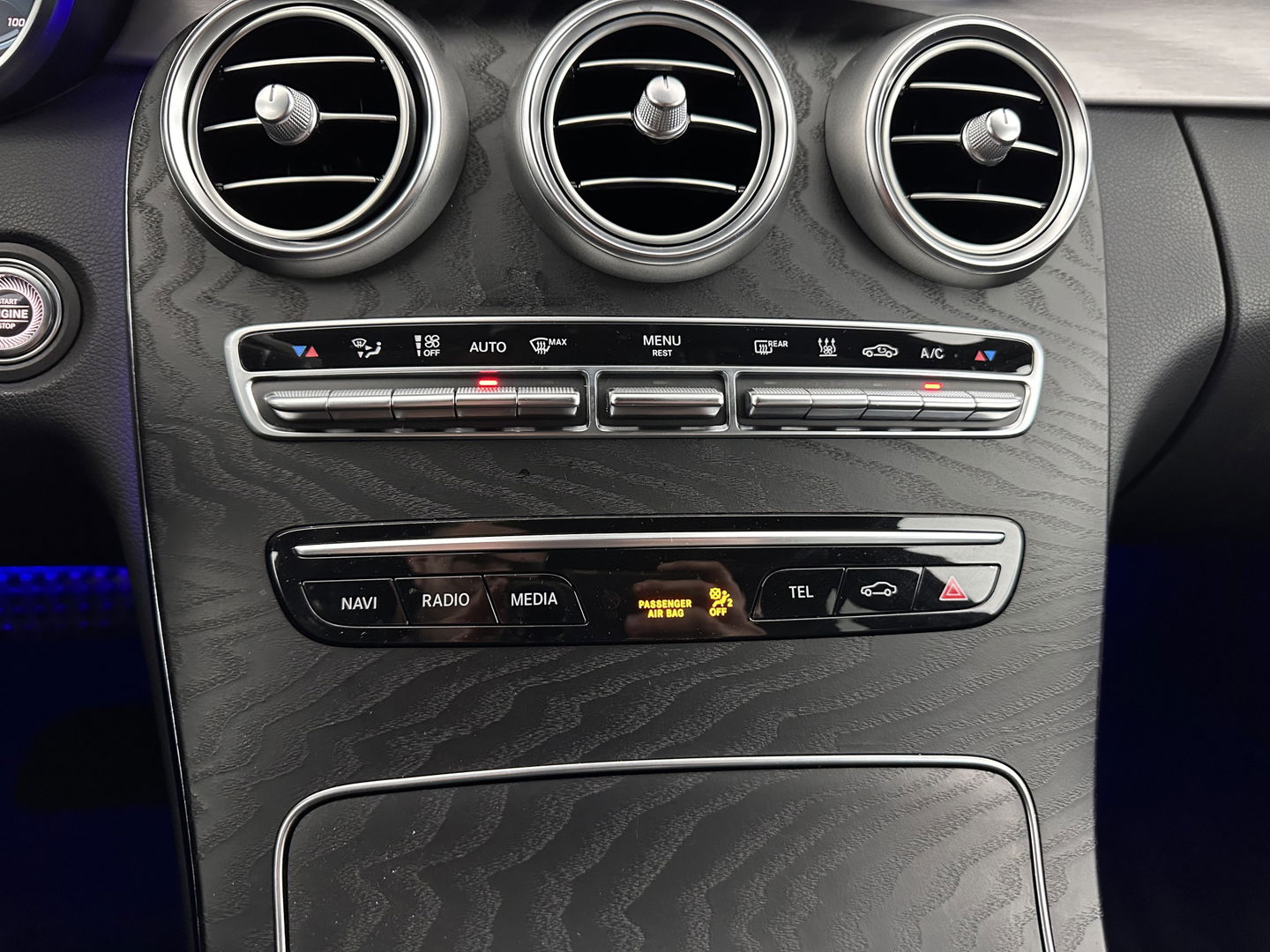 Mercedes-Benz C-Klasse Estate 300 e AMG Limited Business Solution ( Plug-in ) (INCL-BTW) Aut. *LEATHER-ALCANTARA | FULL-LED | NAVI-FULLMAP | TOPVIEW | BLINDSPOT | PREMIUM-AUDIO | DAB | CARPLAY | AMBIENTLIGHT | DIGI-COCKPIT | SPORTSEATS | TOWBAR | 18"ALU*