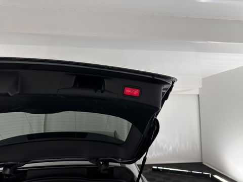 Mercedes-Benz C-Klasse Estate 300 e AMG Limited Business Solution ( Plug-in ) (INCL-BTW) Aut. *LEATHER-ALCANTARA | FULL-LED | NAVI-FULLMAP | TOPVIEW | BLINDSPOT | PREMIUM-AUDIO | DAB | CARPLAY | AMBIENTLIGHT | DIGI-COCKPIT | SPORTSEATS | TOWBAR | 18"ALU*