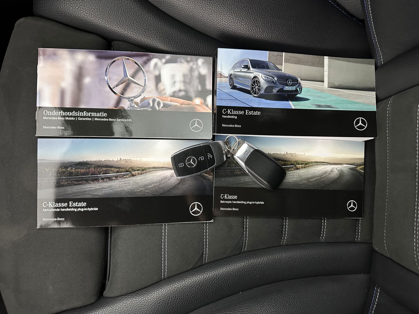 Mercedes-Benz C-Klasse Estate 300 e AMG Limited Business Solution ( Plug-in ) (INCL-BTW) Aut. *LEATHER-ALCANTARA | FULL-LED | NAVI-FULLMAP | TOPVIEW | BLINDSPOT | PREMIUM-AUDIO | DAB | CARPLAY | AMBIENTLIGHT | DIGI-COCKPIT | SPORTSEATS | TOWBAR | 18"ALU*