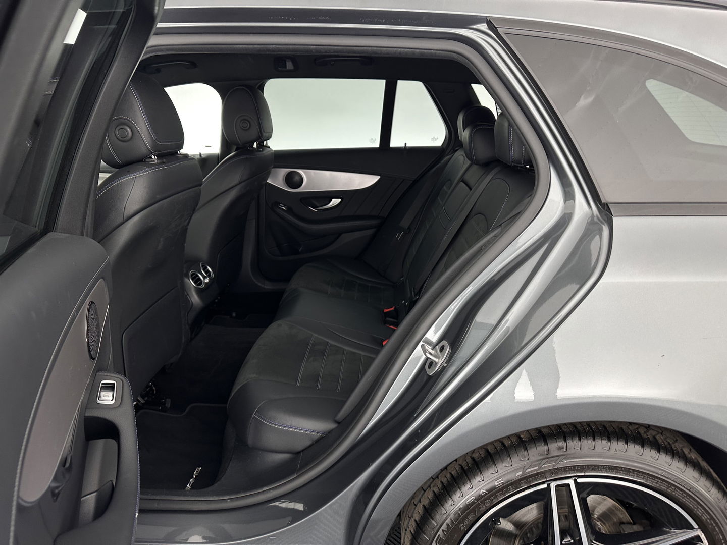 Mercedes-Benz C-Klasse Estate 300 e AMG Limited Business Solution ( Plug-in ) (INCL-BTW) Aut. *LEATHER-ALCANTARA | FULL-LED | NAVI-FULLMAP | TOPVIEW | BLINDSPOT | PREMIUM-AUDIO | DAB | CARPLAY | AMBIENTLIGHT | DIGI-COCKPIT | SPORTSEATS | TOWBAR | 18"ALU*