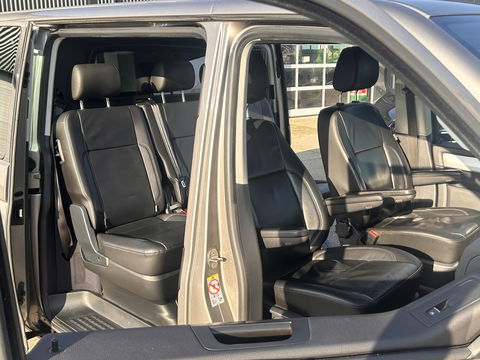 Volkswagen Caravelle 2.0 TDI 199PK L2H1 DC Highline Transporter BOM VOL | PANO | ELECTRISCHE SCHUIFDEUREN LINKS EN RECHTS | STANDKACHEL MET APP | LED