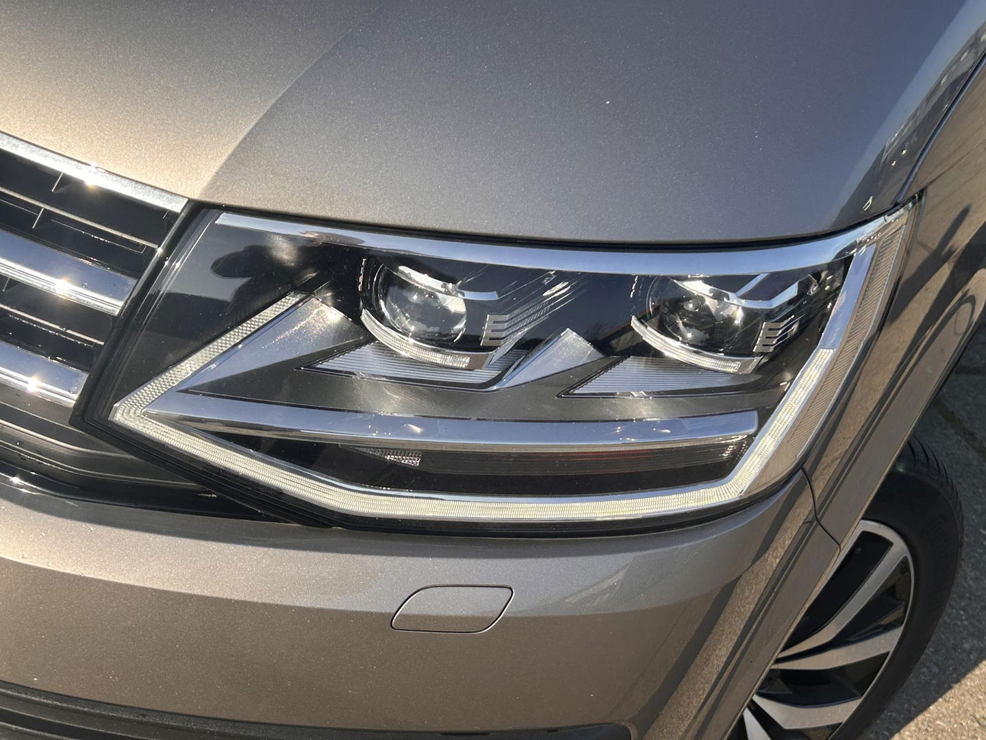 Volkswagen Caravelle 2.0 TDI 199PK L2H1 DC Highline Transporter BOM VOL | PANO | ELECTRISCHE SCHUIFDEUREN LINKS EN RECHTS | STANDKACHEL MET APP | LED