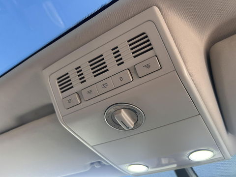 Volkswagen Caravelle 2.0 TDI 199PK L2H1 DC Highline Transporter BOM VOL | PANO | ELECTRISCHE SCHUIFDEUREN LINKS EN RECHTS | STANDKACHEL MET APP | LED