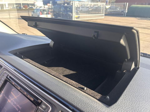 Volkswagen Caravelle 2.0 TDI 199PK L2H1 DC Highline Transporter BOM VOL | PANO | ELECTRISCHE SCHUIFDEUREN LINKS EN RECHTS | STANDKACHEL MET APP | LED