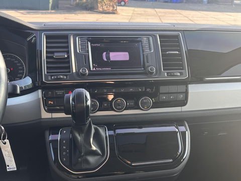 Volkswagen Caravelle 2.0 TDI 199PK L2H1 DC Highline Transporter BOM VOL | PANO | ELECTRISCHE SCHUIFDEUREN LINKS EN RECHTS | STANDKACHEL MET APP | LED