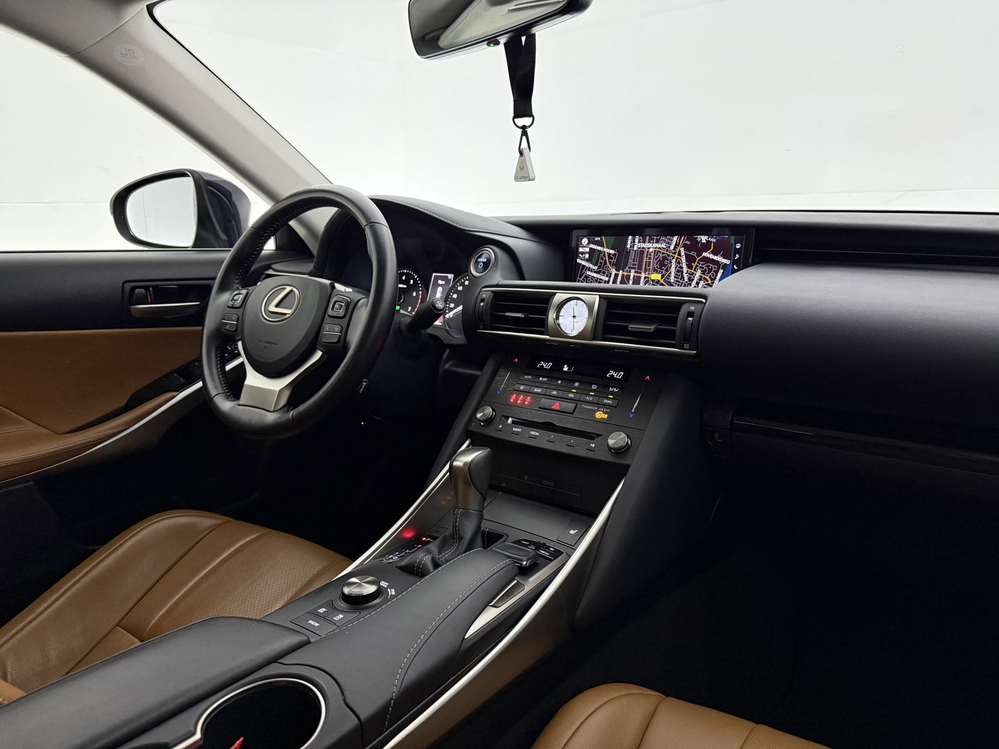 Lexus IS 300 300h Hybrid Sport Edition | Camera | Cruise | LED | Navi | Parkeersens. | NAP