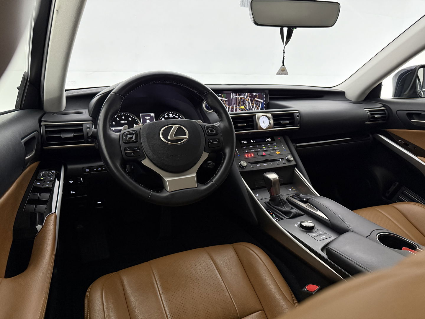 Lexus IS 300 300h Hybrid Sport Edition | Camera | Cruise | LED | Navi | Parkeersens. | NAP