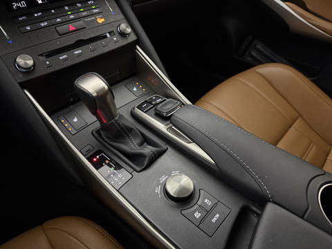 Lexus IS 300 300h Hybrid Sport Edition | Camera | Cruise | LED | Navi | Parkeersens. | NAP