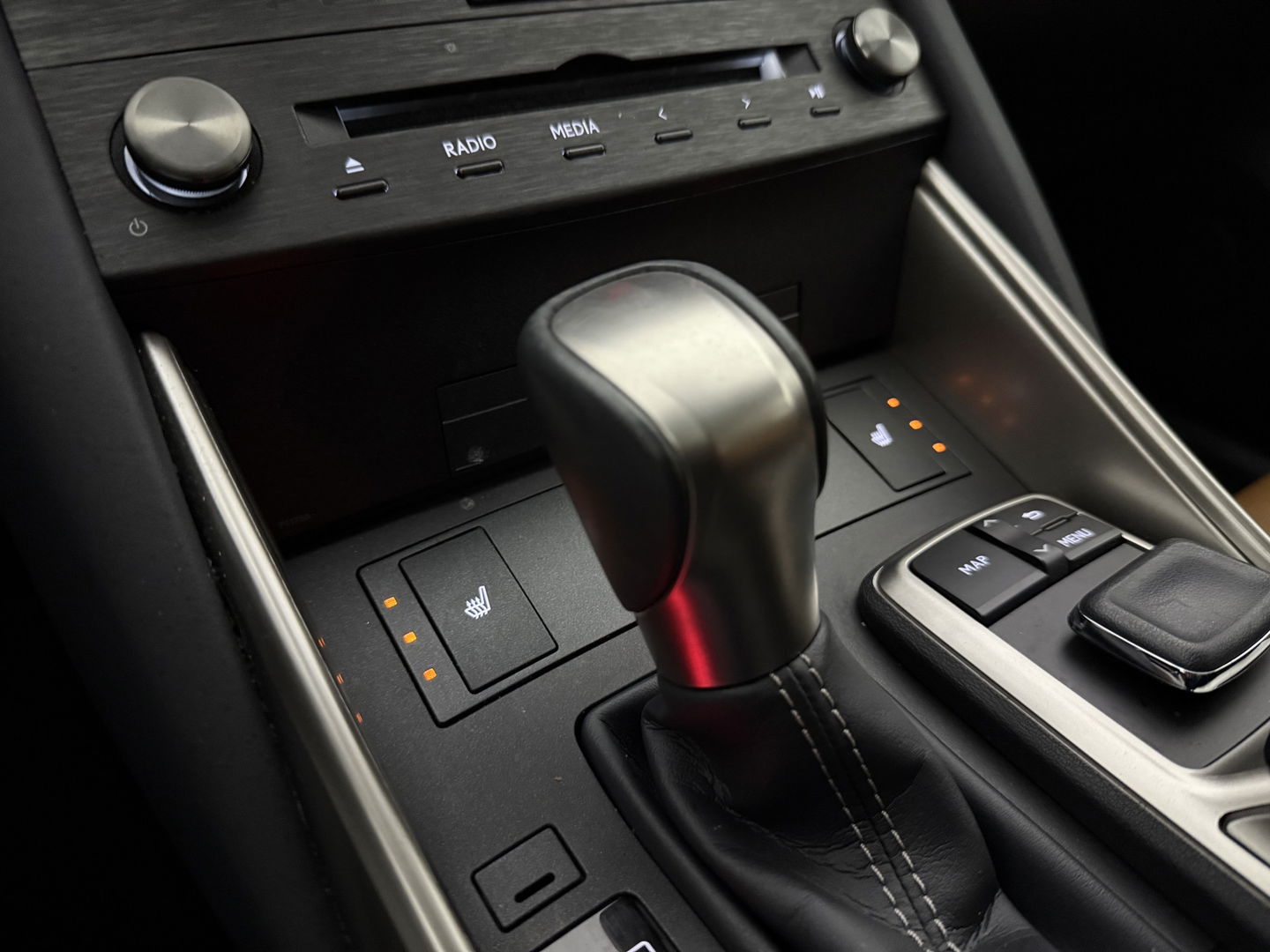 Lexus IS 300 300h Hybrid Sport Edition | Camera | Cruise | LED | Navi | Parkeersens. | NAP