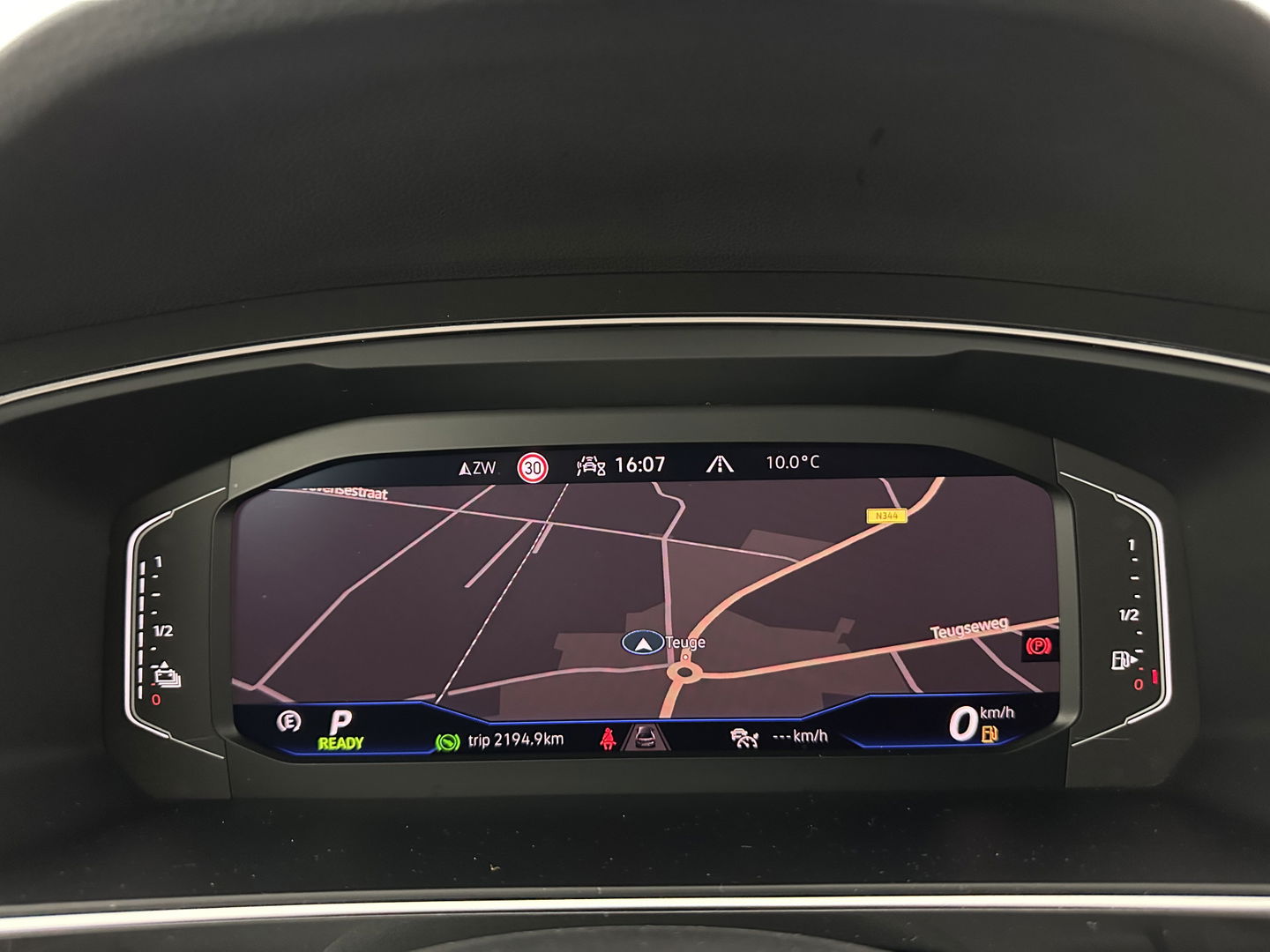 Volkswagen Tiguan 1.4 TSI Black-Style R-Line Business eHybrid ( Plug-in ) (INCL-BTW) *HEAD-UP | FULL-LED | ADAPTIVE-CRUISE | TOPVIEW | KEYLESS | DIGI-COCKPIT | HEATED-COMFORTSEATS | NAVI-FULLMAP | DAB+ | PRIVACYGLASS | ECC | CARPLAY | PDC | 20''ALU