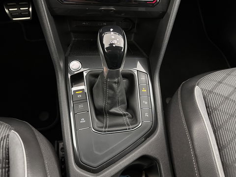 Volkswagen Tiguan 1.4 TSI Black-Style R-Line Business eHybrid ( Plug-in ) (INCL-BTW) *HEAD-UP | FULL-LED | ADAPTIVE-CRUISE | TOPVIEW | KEYLESS | DIGI-COCKPIT | HEATED-COMFORTSEATS | NAVI-FULLMAP | DAB+ | PRIVACYGLASS | ECC | CARPLAY | PDC | 20''ALU