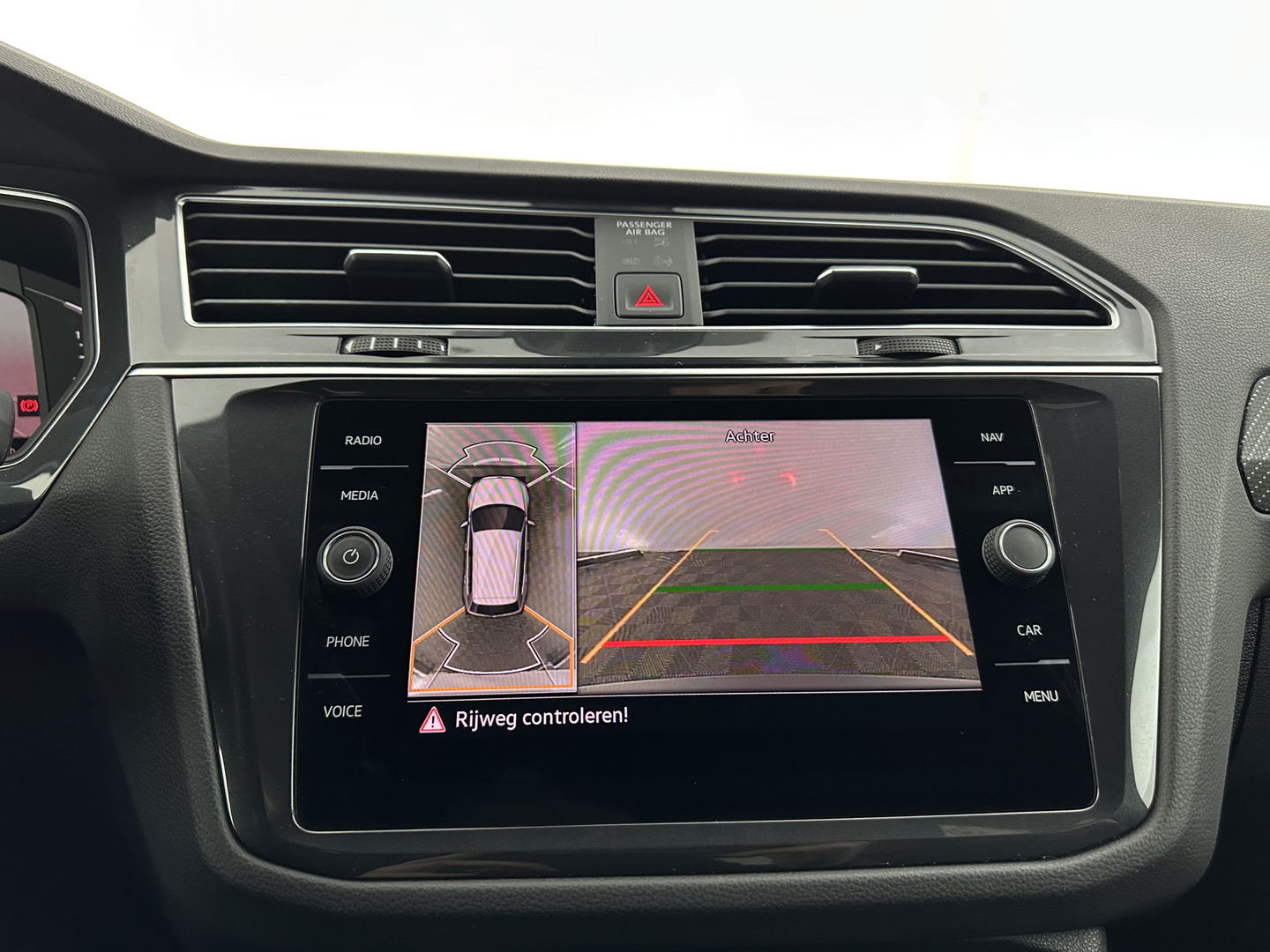 Volkswagen Tiguan 1.4 TSI Black-Style R-Line Business eHybrid ( Plug-in ) (INCL-BTW) *HEAD-UP | FULL-LED | ADAPTIVE-CRUISE | TOPVIEW | KEYLESS | DIGI-COCKPIT | HEATED-COMFORTSEATS | NAVI-FULLMAP | DAB+ | PRIVACYGLASS | ECC | CARPLAY | PDC | 20''ALU